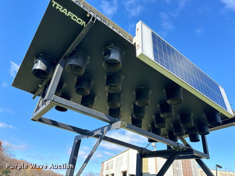 image for item DP6762 2014 Vorteq VTQ-TL3 crash attenuator trailer