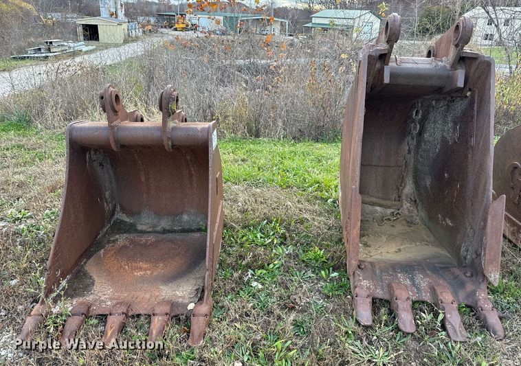 image for item DP6763 (2) excavator buckets