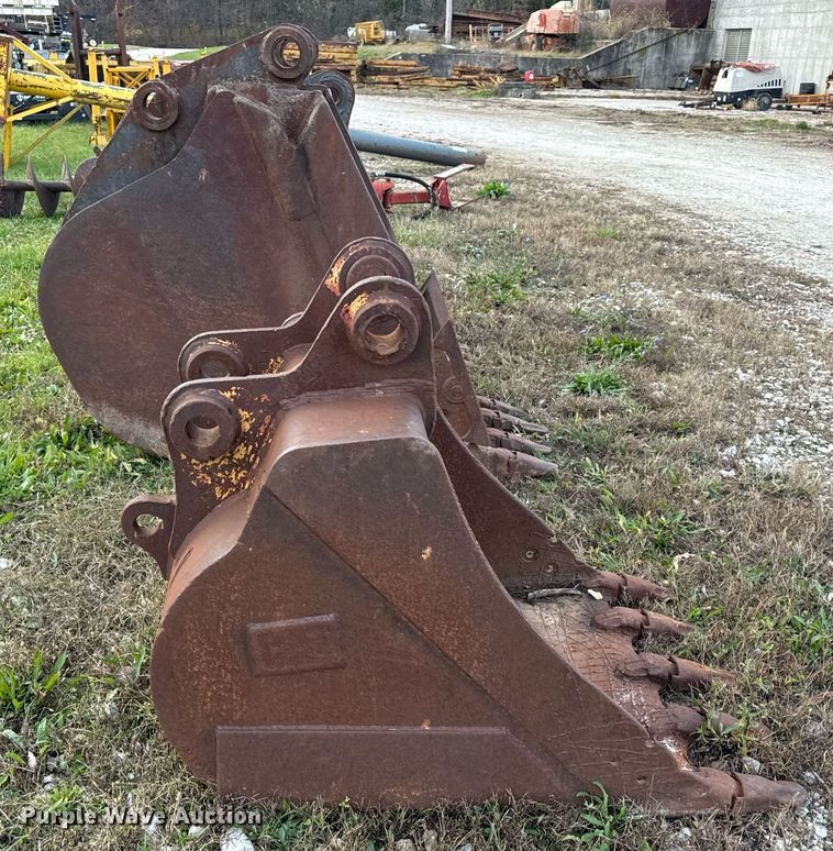 image for item DP6763 (2) excavator buckets