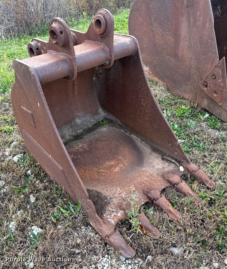 image for item DP6763 (2) excavator buckets