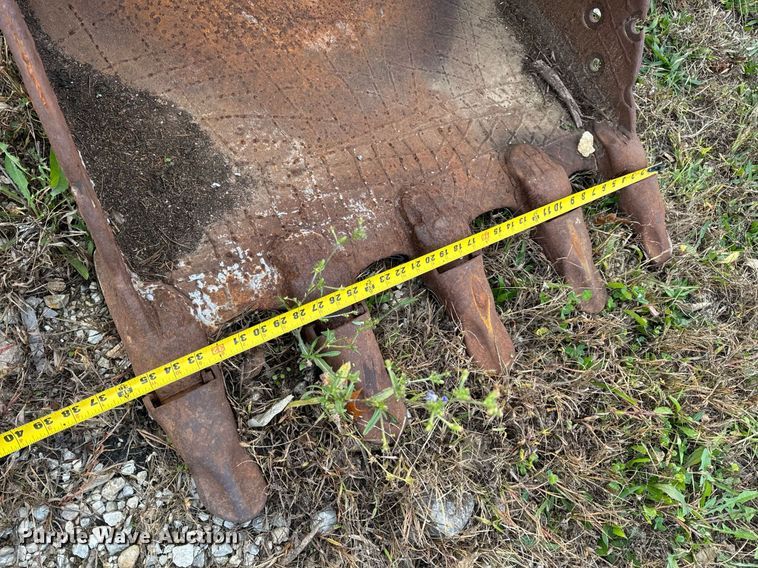 image for item DP6763 (2) excavator buckets