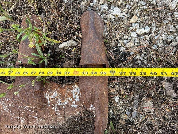 image for item DP6763 (2) excavator buckets