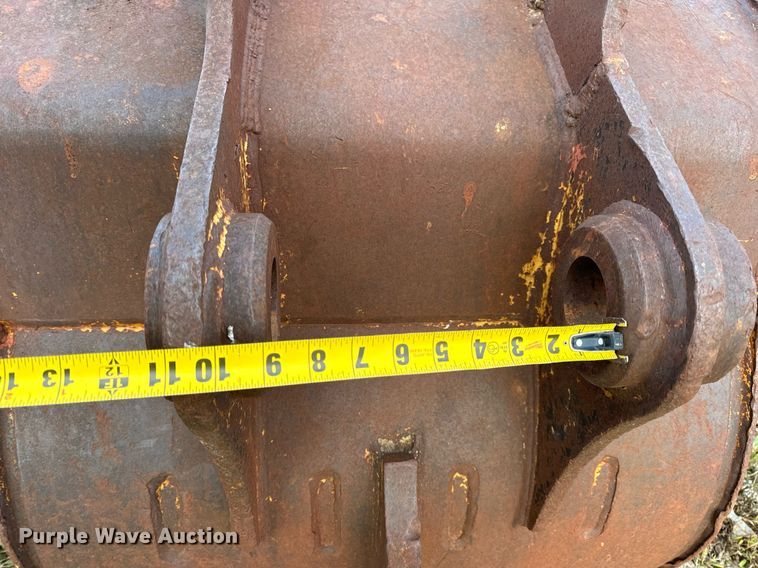 image for item DP6763 (2) excavator buckets