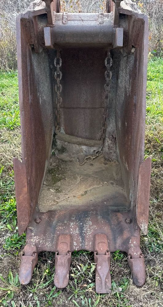 image for item DP6763 (2) excavator buckets