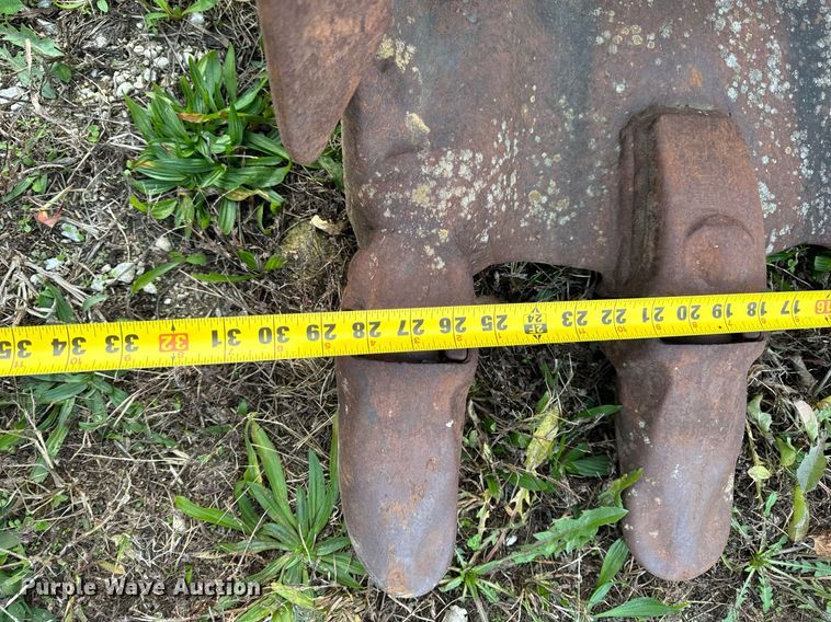 image for item DP6763 (2) excavator buckets