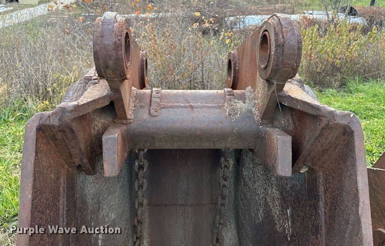 image for item DP6763 (2) excavator buckets