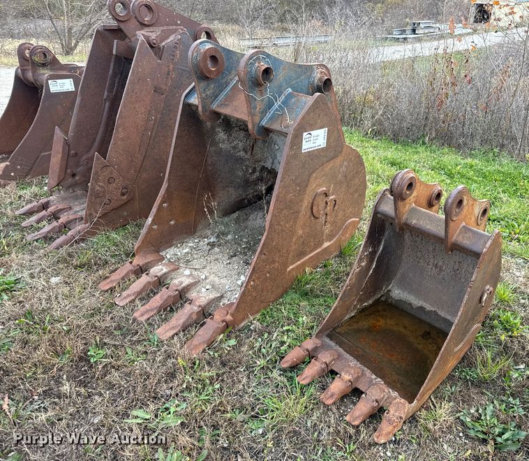 image for item DP6764 (2) excavator buckets