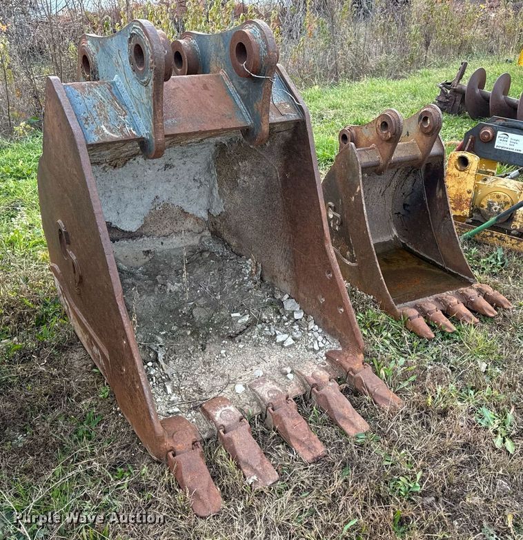 image for item DP6764 (2) excavator buckets