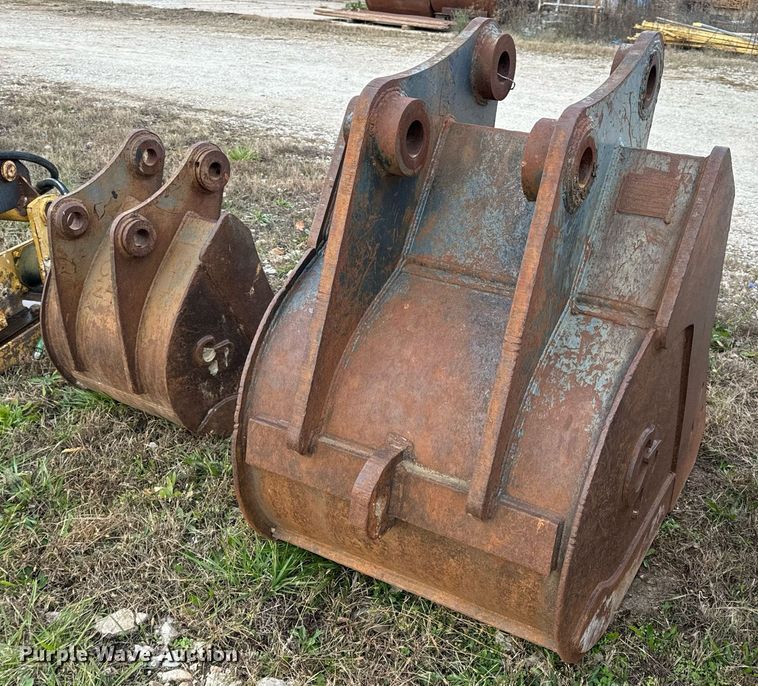 image for item DP6764 (2) excavator buckets