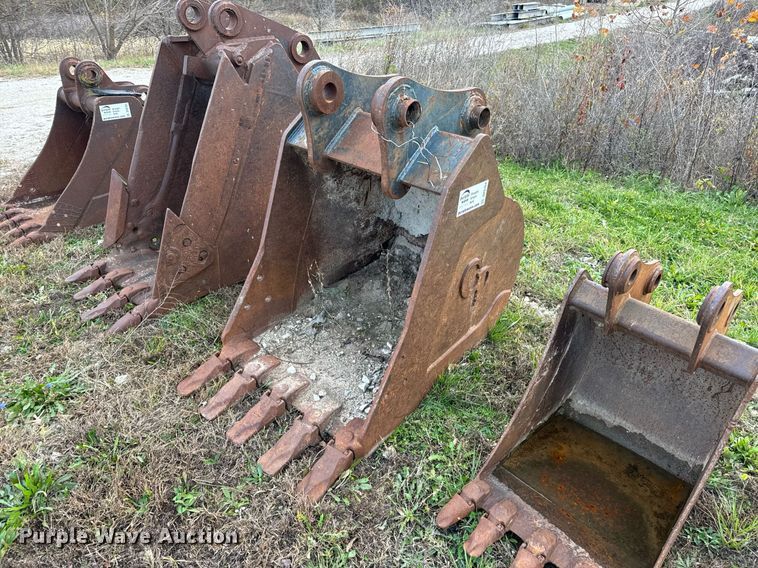 image for item DP6764 (2) excavator buckets