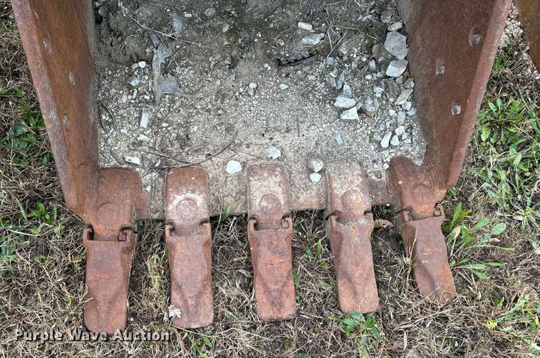 image for item DP6764 (2) excavator buckets