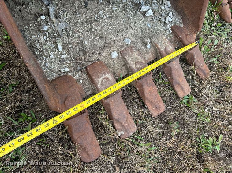 image for item DP6764 (2) excavator buckets