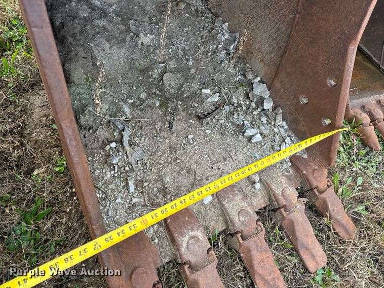 image for item DP6764 (2) excavator buckets