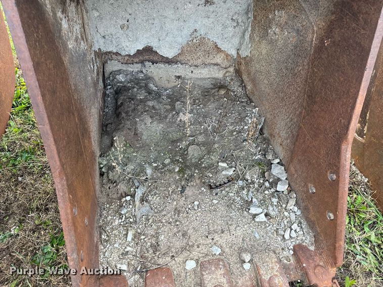 image for item DP6764 (2) excavator buckets