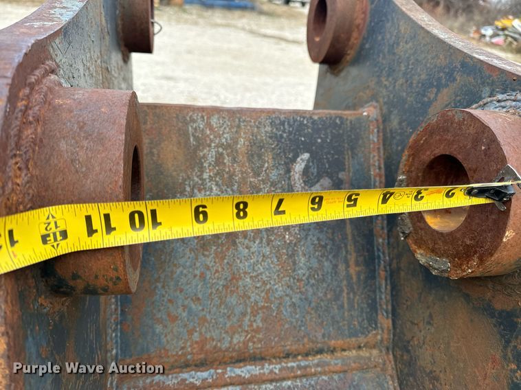 image for item DP6764 (2) excavator buckets