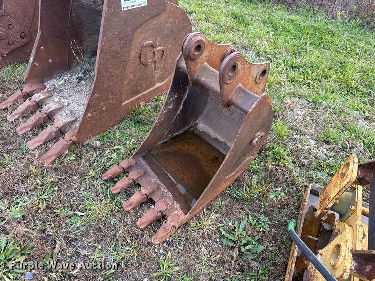 image for item DP6764 (2) excavator buckets