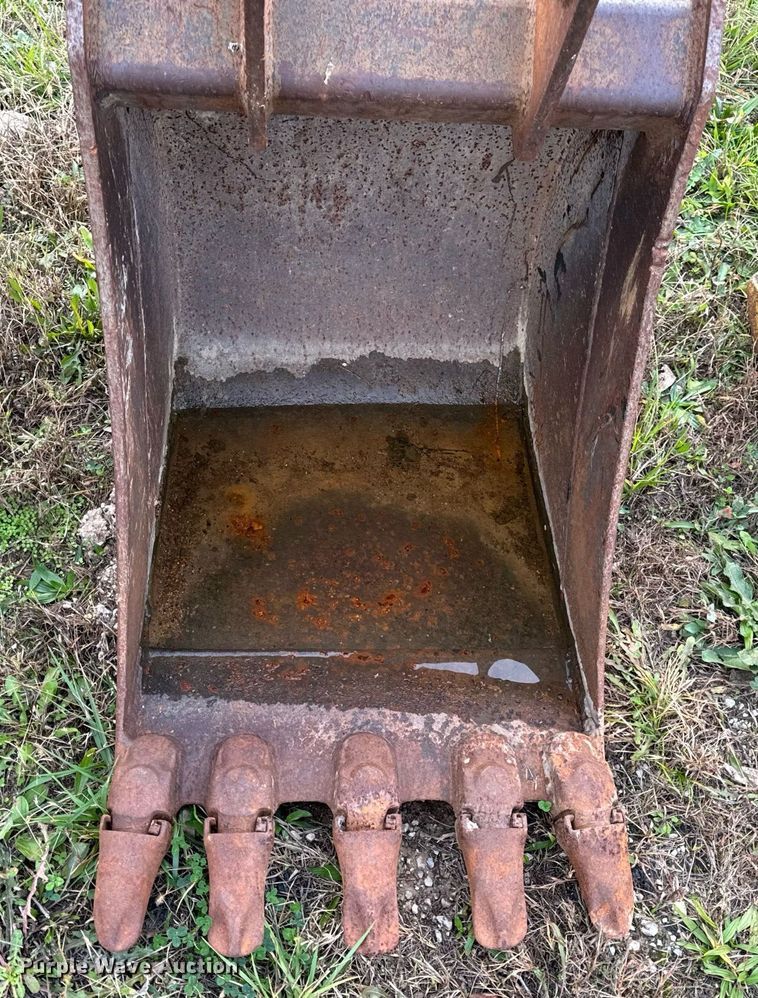 image for item DP6764 (2) excavator buckets