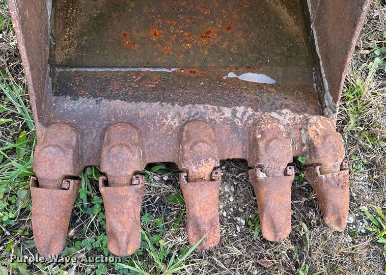 image for item DP6764 (2) excavator buckets