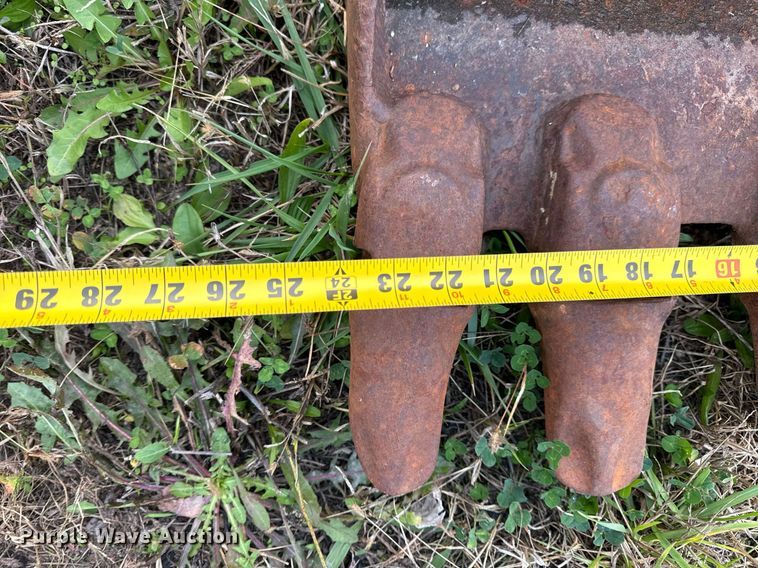 image for item DP6764 (2) excavator buckets