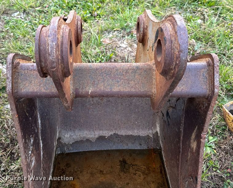 image for item DP6764 (2) excavator buckets