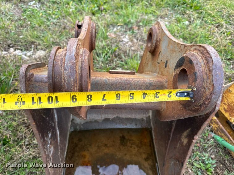 image for item DP6764 (2) excavator buckets