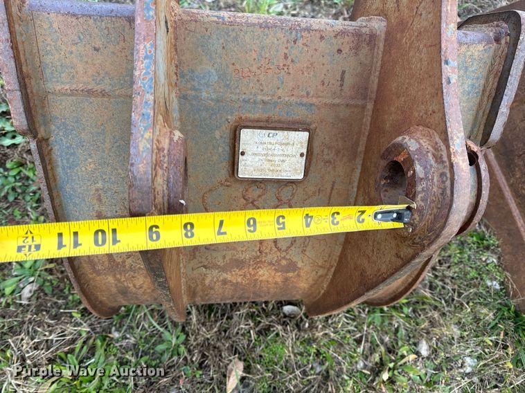 image for item DP6764 (2) excavator buckets