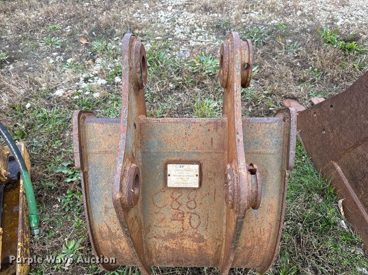 image for item DP6764 (2) excavator buckets