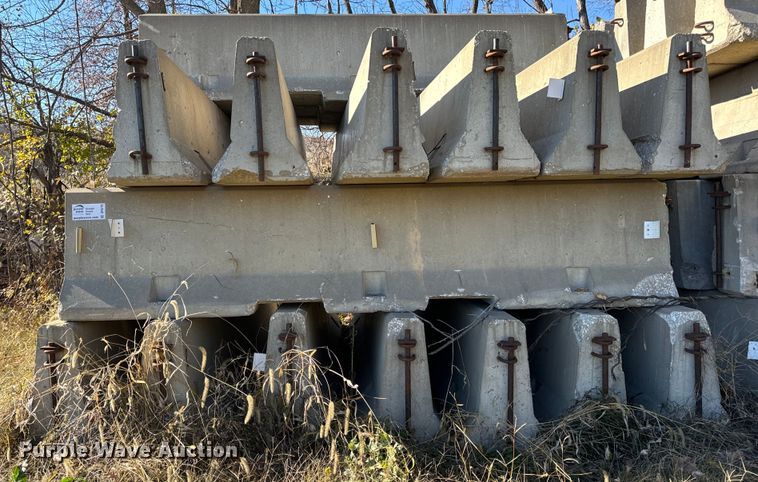 image for item DP6770 (22) concrete barriers