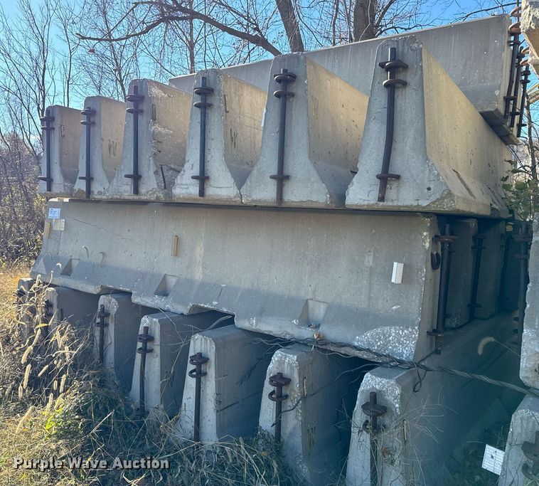 image for item DP6770 (22) concrete barriers