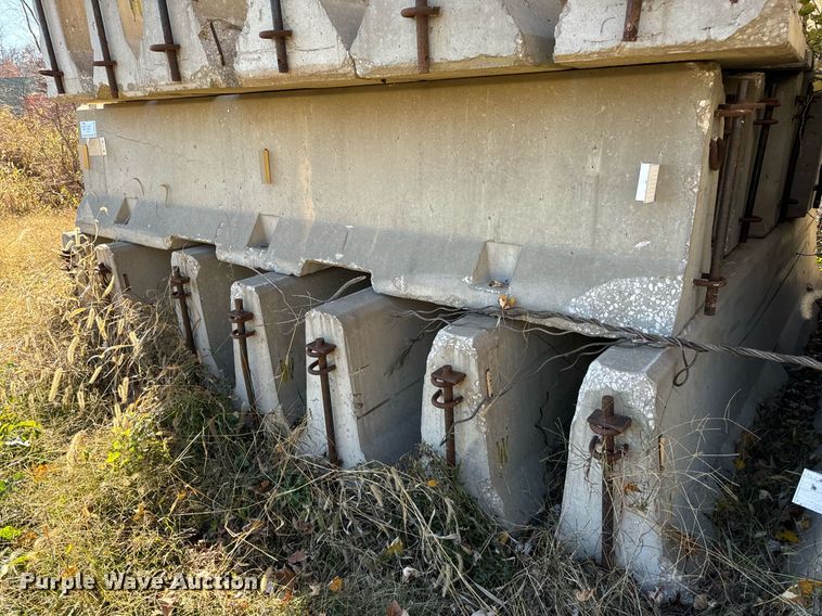 image for item DP6770 (22) concrete barriers