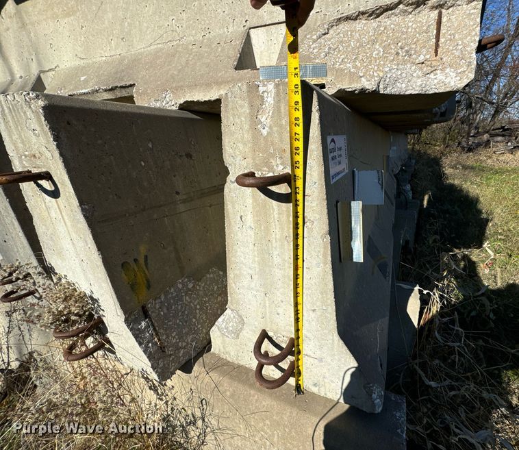 image for item DP6770 (22) concrete barriers