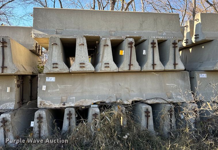 image for item DP6771 (25) concrete barriers