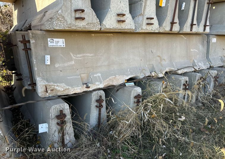 image for item DP6771 (25) concrete barriers