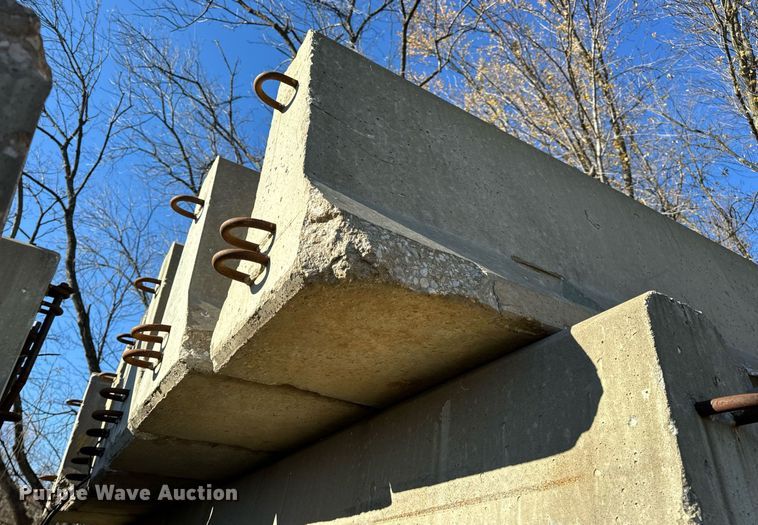 image for item DP6771 (25) concrete barriers