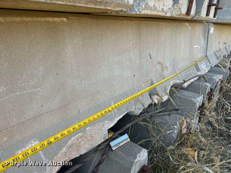 image for item DP6771 (25) concrete barriers