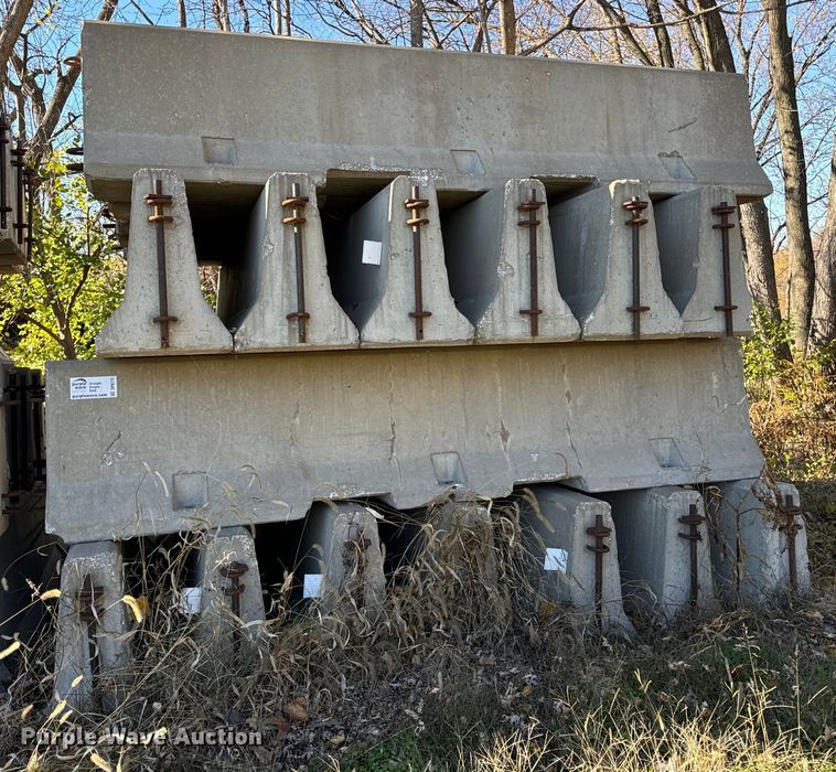 image for item DP6772 (25) concrete barriers