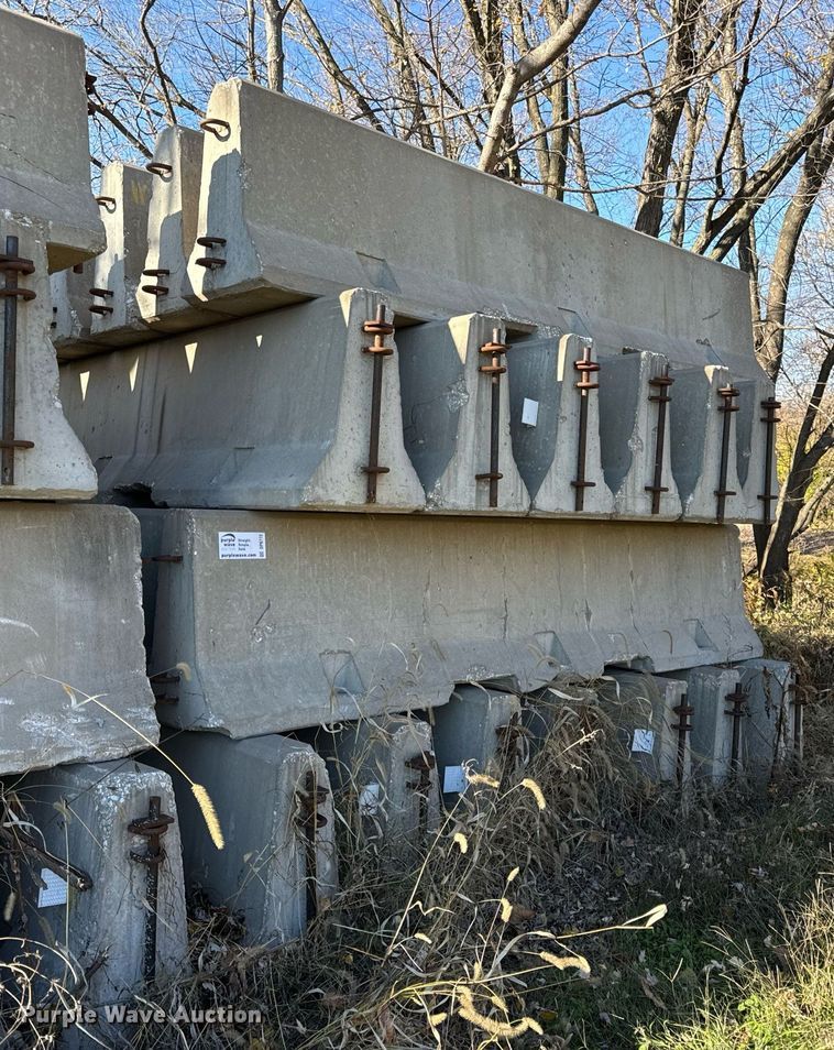 image for item DP6772 (25) concrete barriers