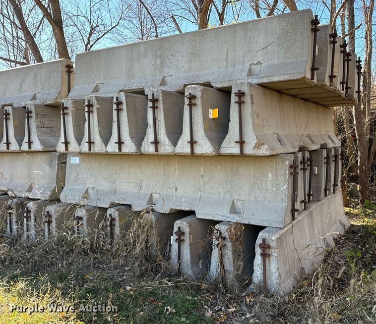 image for item DP6772 (25) concrete barriers