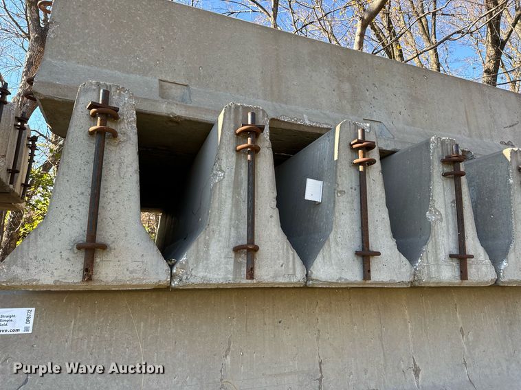 image for item DP6772 (25) concrete barriers