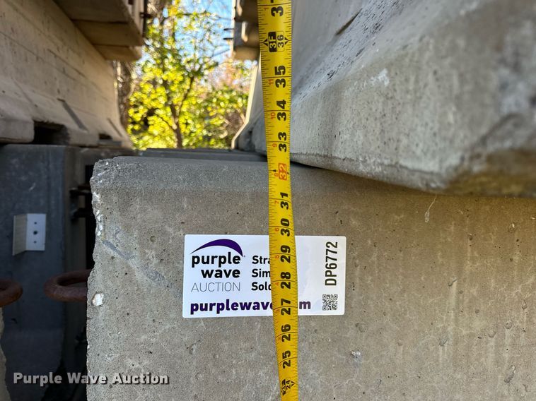 image for item DP6772 (25) concrete barriers