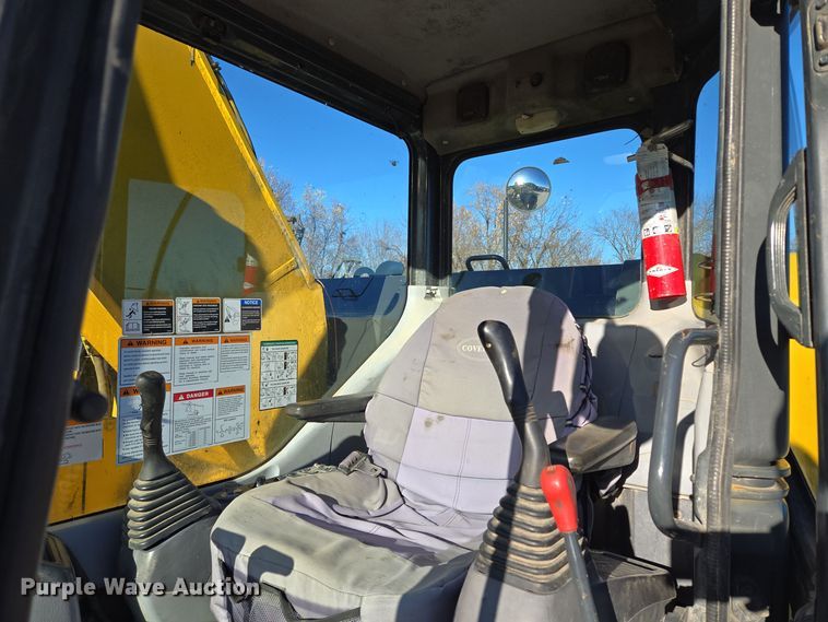 image for item DP6774 2004 Komatsu  PC308USLC excavator