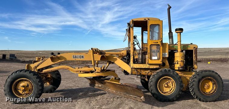image for item DQ3159 1961 Galion 118 rigid frame motor grader