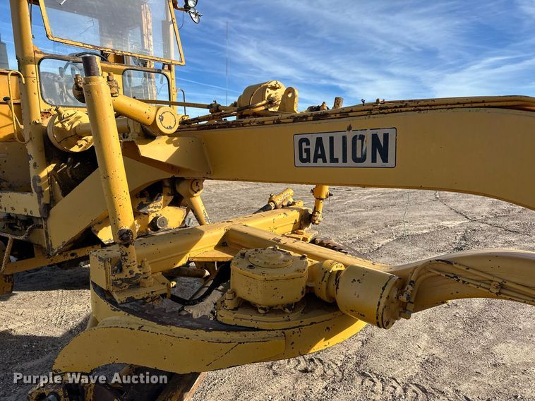 image for item DQ3159 1961 Galion 118 rigid frame motor grader