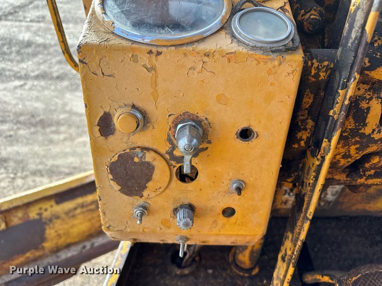 image for item DQ3159 1961 Galion 118 rigid frame motor grader