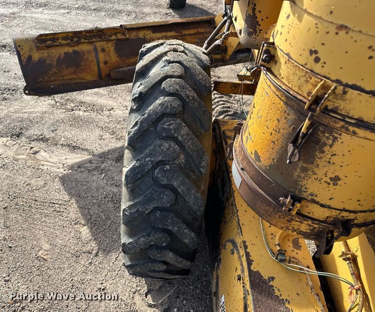 image for item DQ3159 1961 Galion 118 rigid frame motor grader