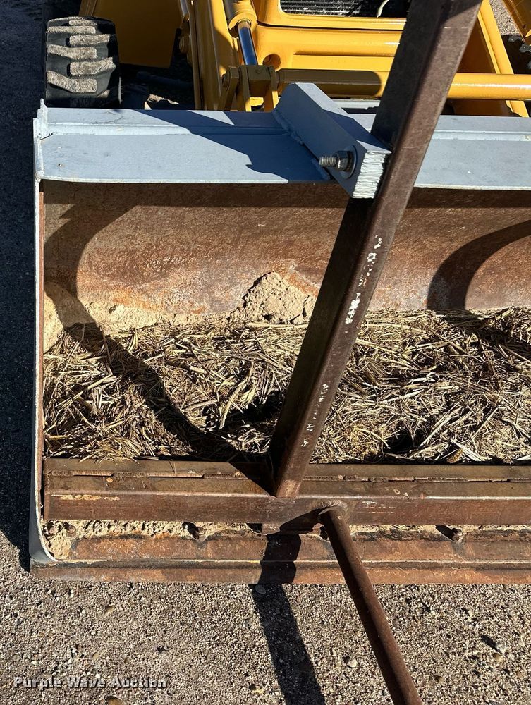 image for item DQ3160 1997 New Holland 575E backhoe