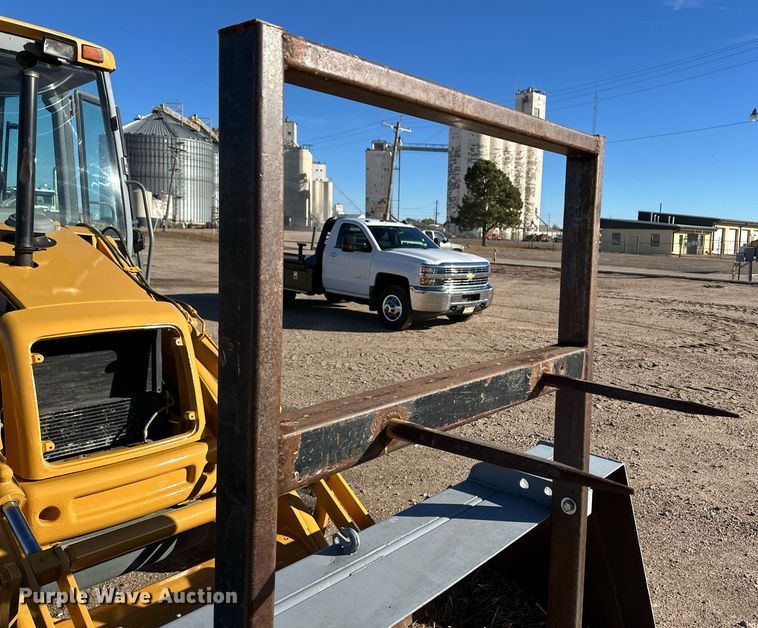 image for item DQ3160 1997 New Holland 575E backhoe