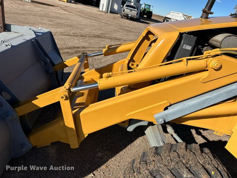 image for item DQ3160 1997 New Holland 575E backhoe