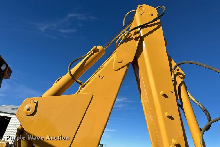 image for item DQ3160 1997 New Holland 575E backhoe