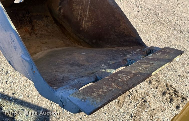 image for item DQ3160 1997 New Holland 575E backhoe